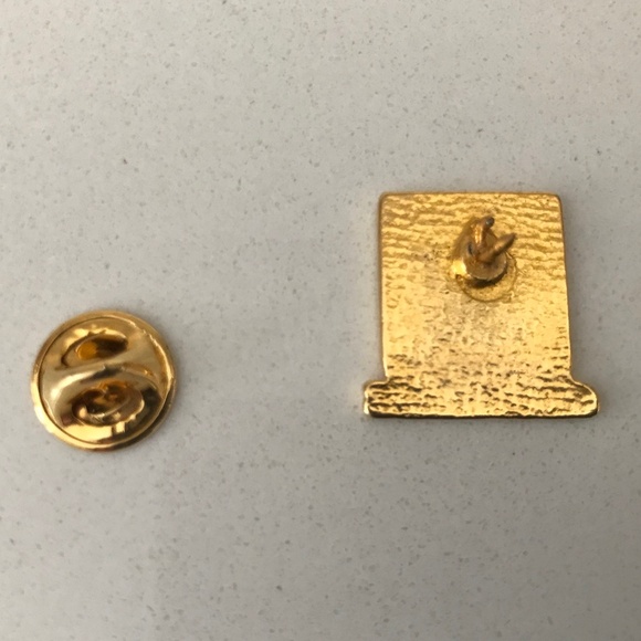 Crossroads Christian Ministry Lapel Hat Pin Vintage Red and Gold - Picture 3 of 3